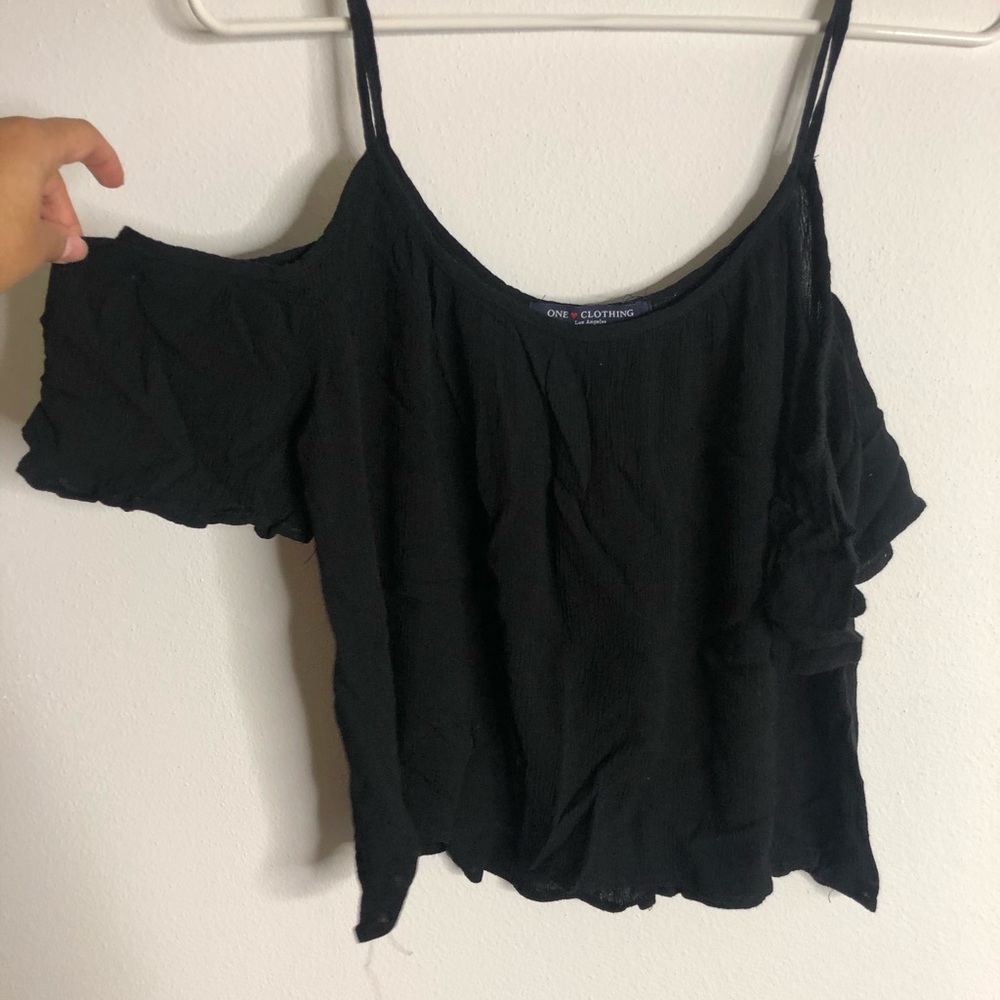 Open shoulder tank cropped never worn